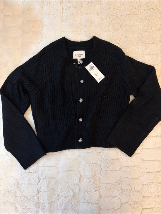 Abercrombie & Fitch Sweaters - NWT Abercrombie Cardigan